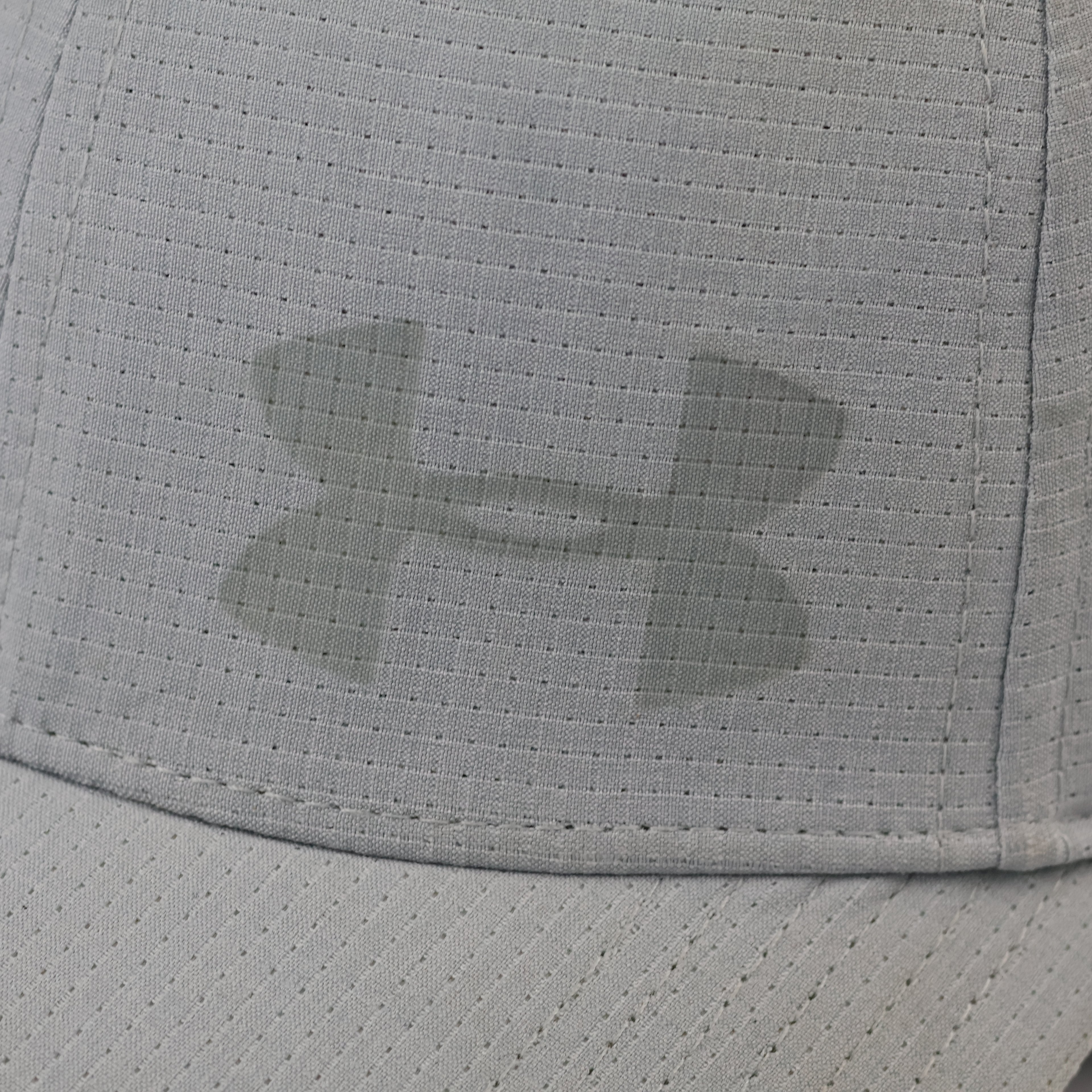Thrifted Under Armour Micro-Mesh Performance Cap | Grey M/L