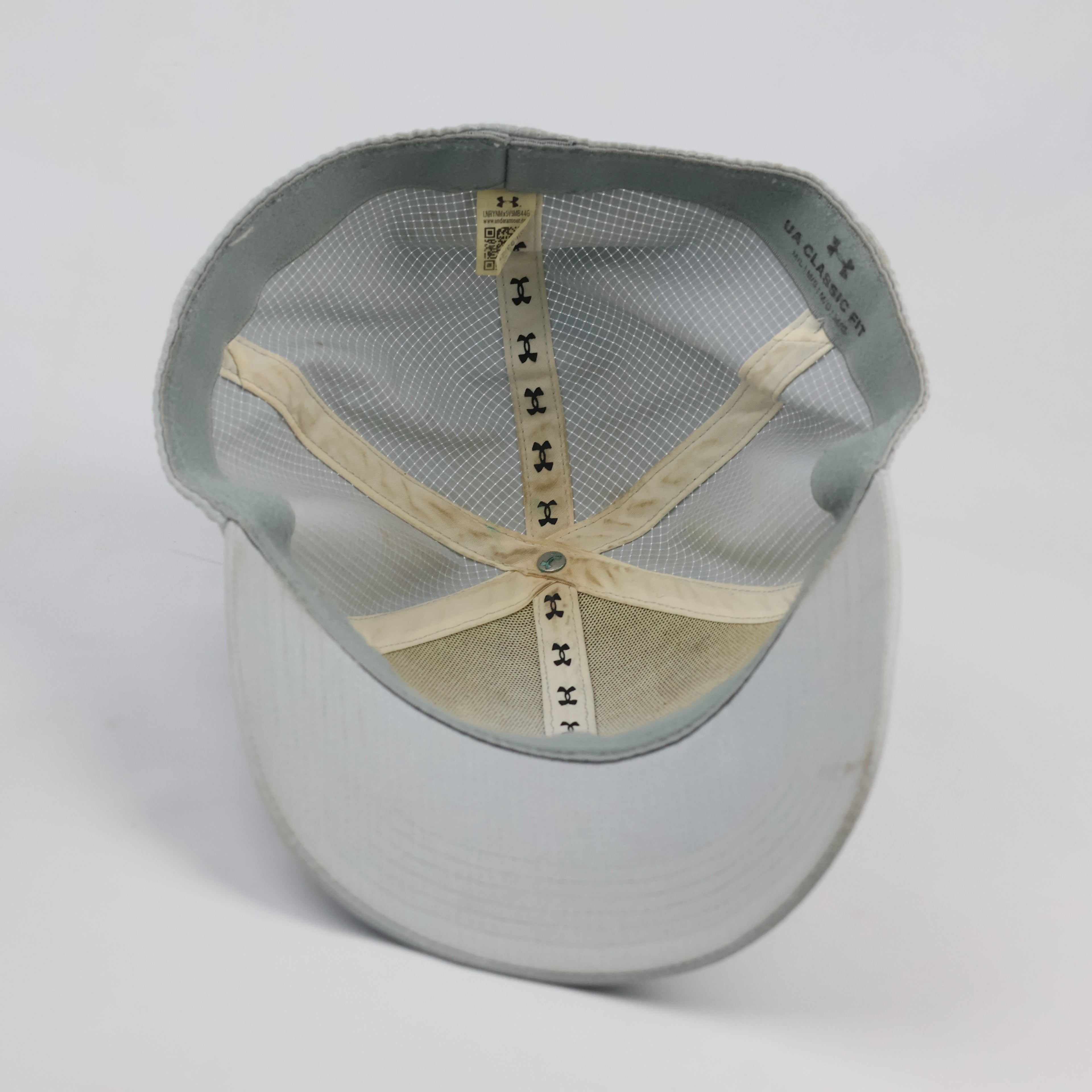 Thrifted Under Armour Micro-Mesh Performance Cap | Grey M/L