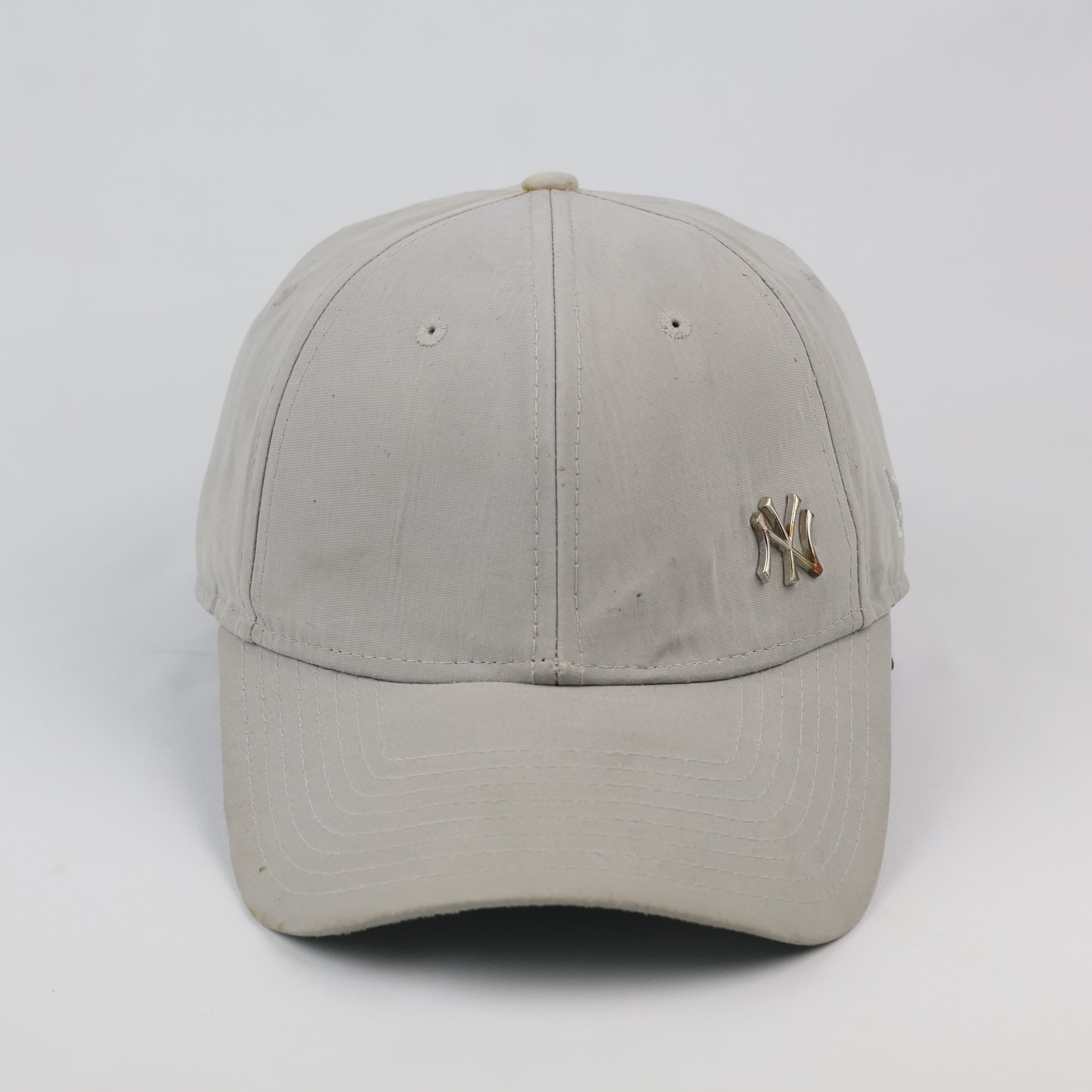 Thrifted NY Yankees New Era Cap | Grey Metal Badge Dad Hat