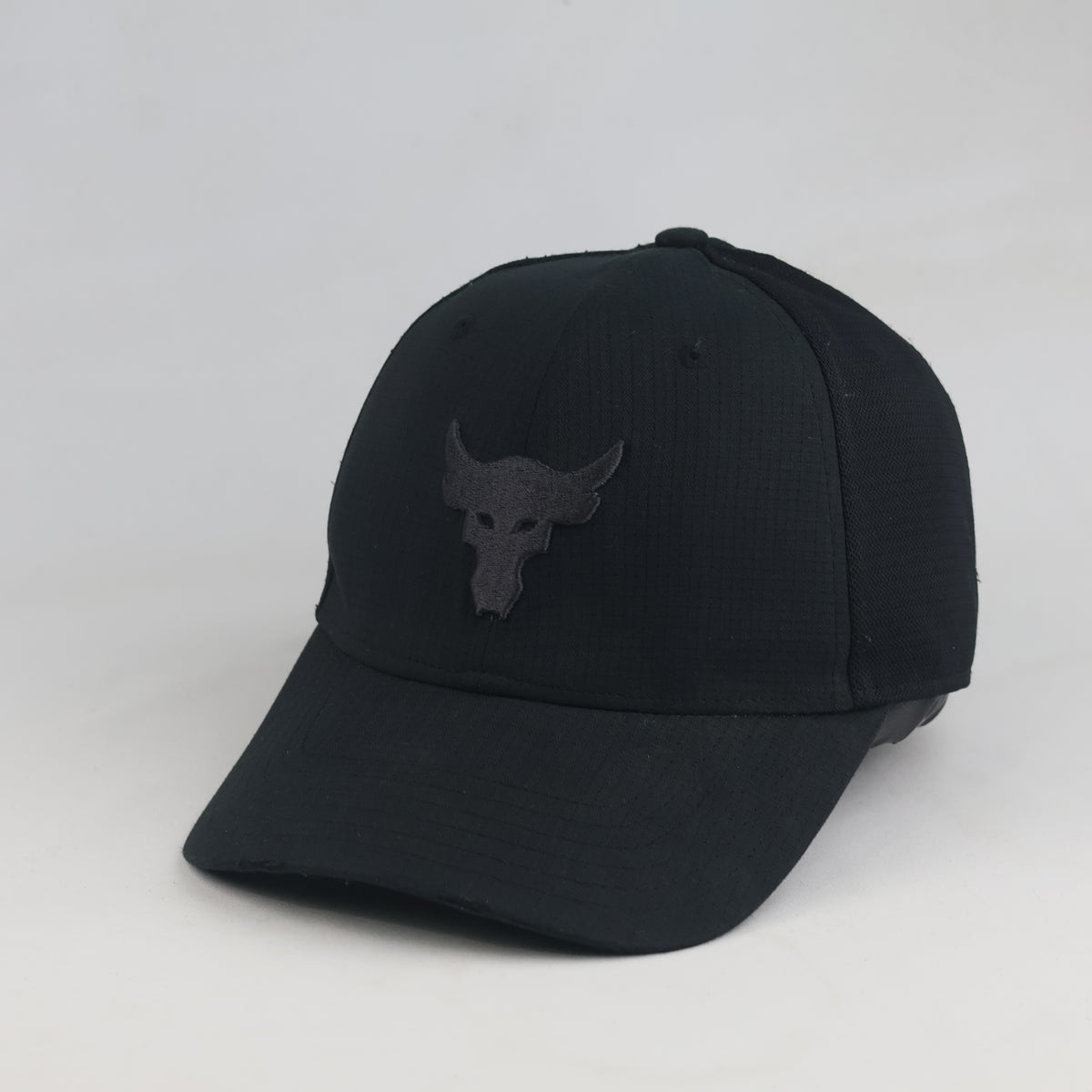 Thrifted Under Armour Pro Fit Brahma Bull Black Cap (57-58cm) | 10594