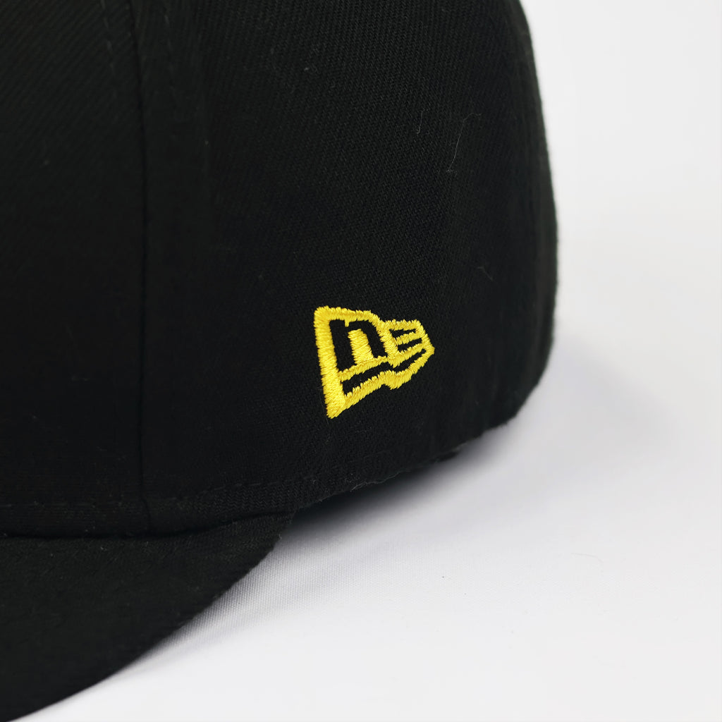 Official DC Comics Batman Logo Thrifted Fitted Cap - New Era 59FIFTY - 7 1/8