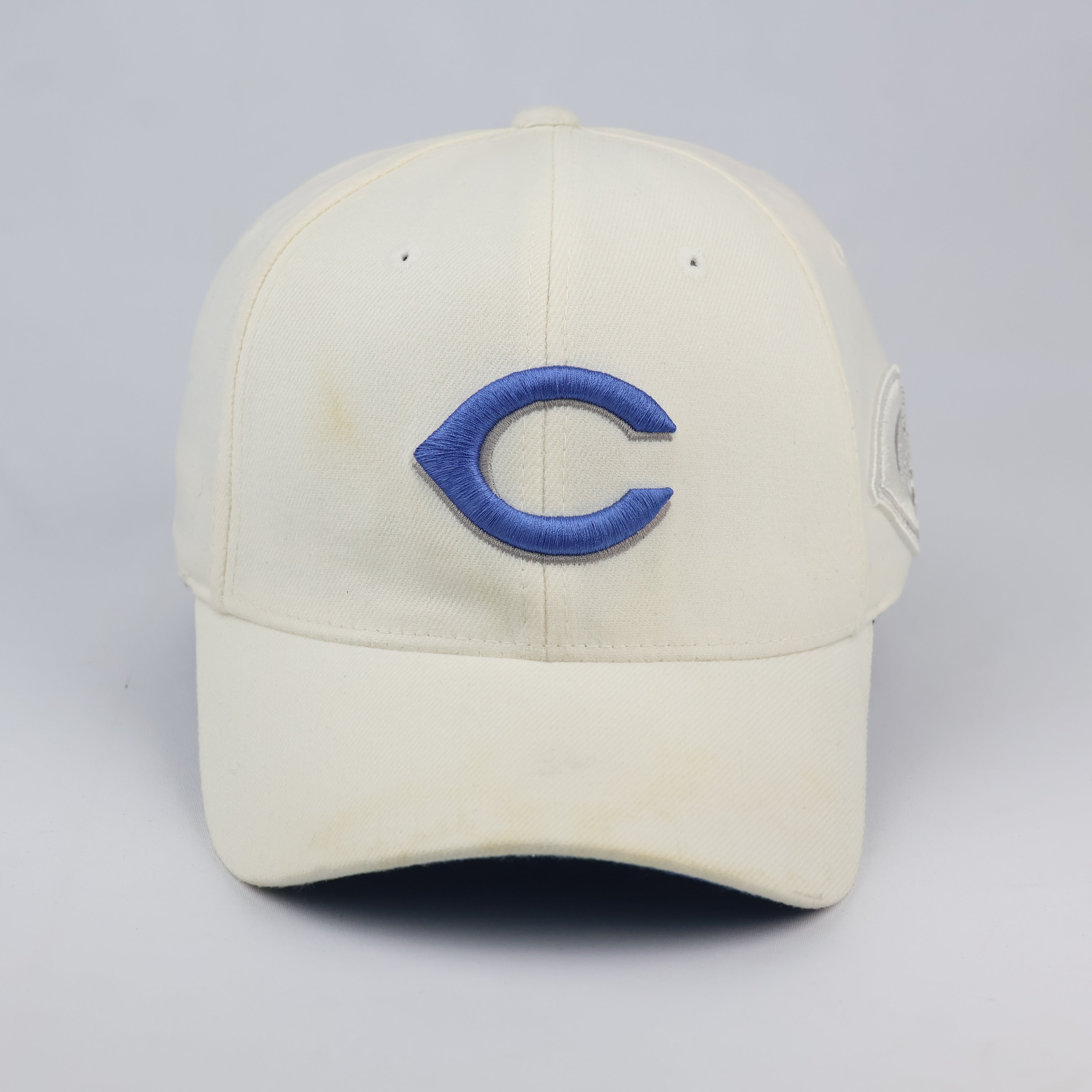 Thrifted Cincinnati Reds Off-White Hat | Retro MLB Flexfit Cap