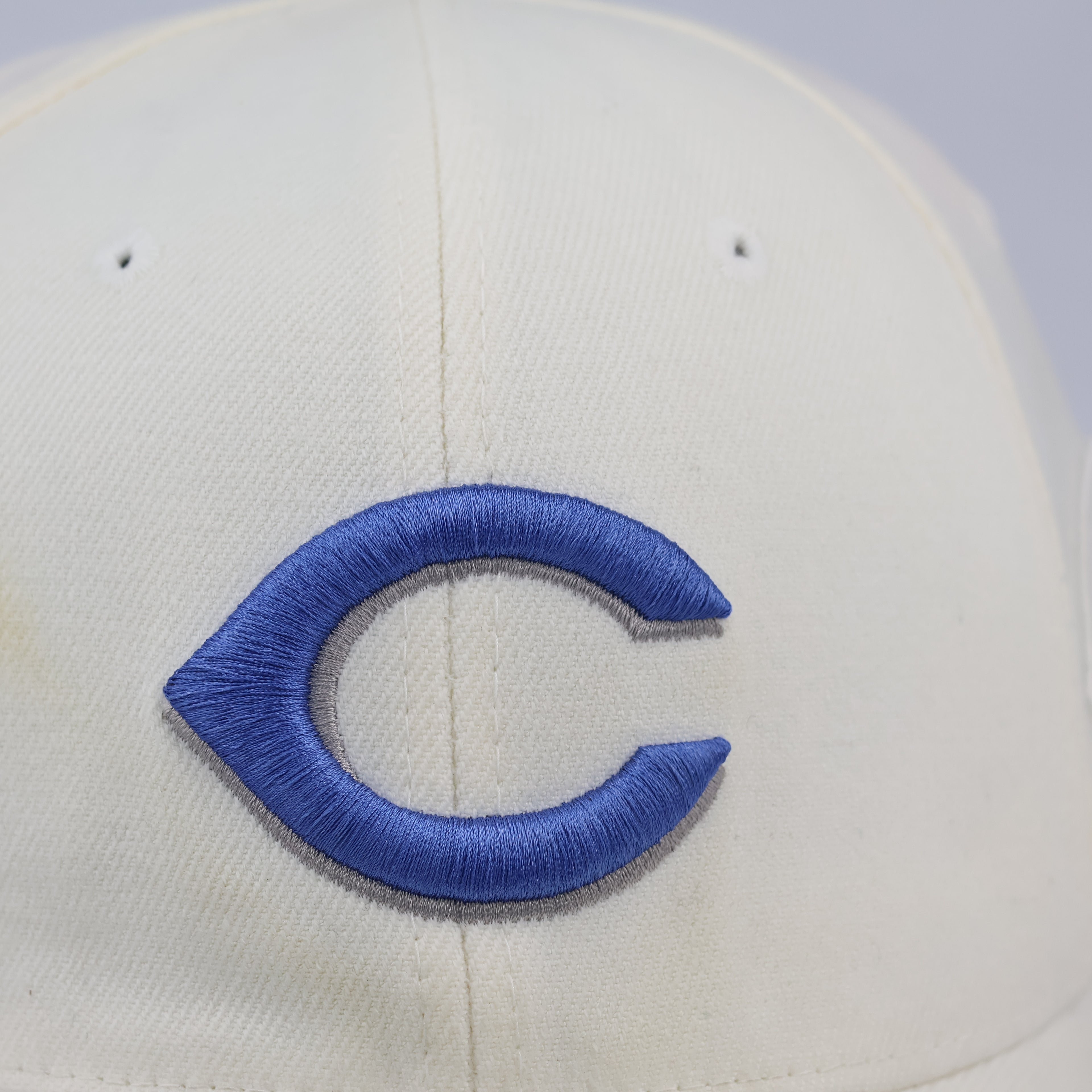 Thrifted Cincinnati Reds Off-White Hat | Retro MLB Flexfit Cap