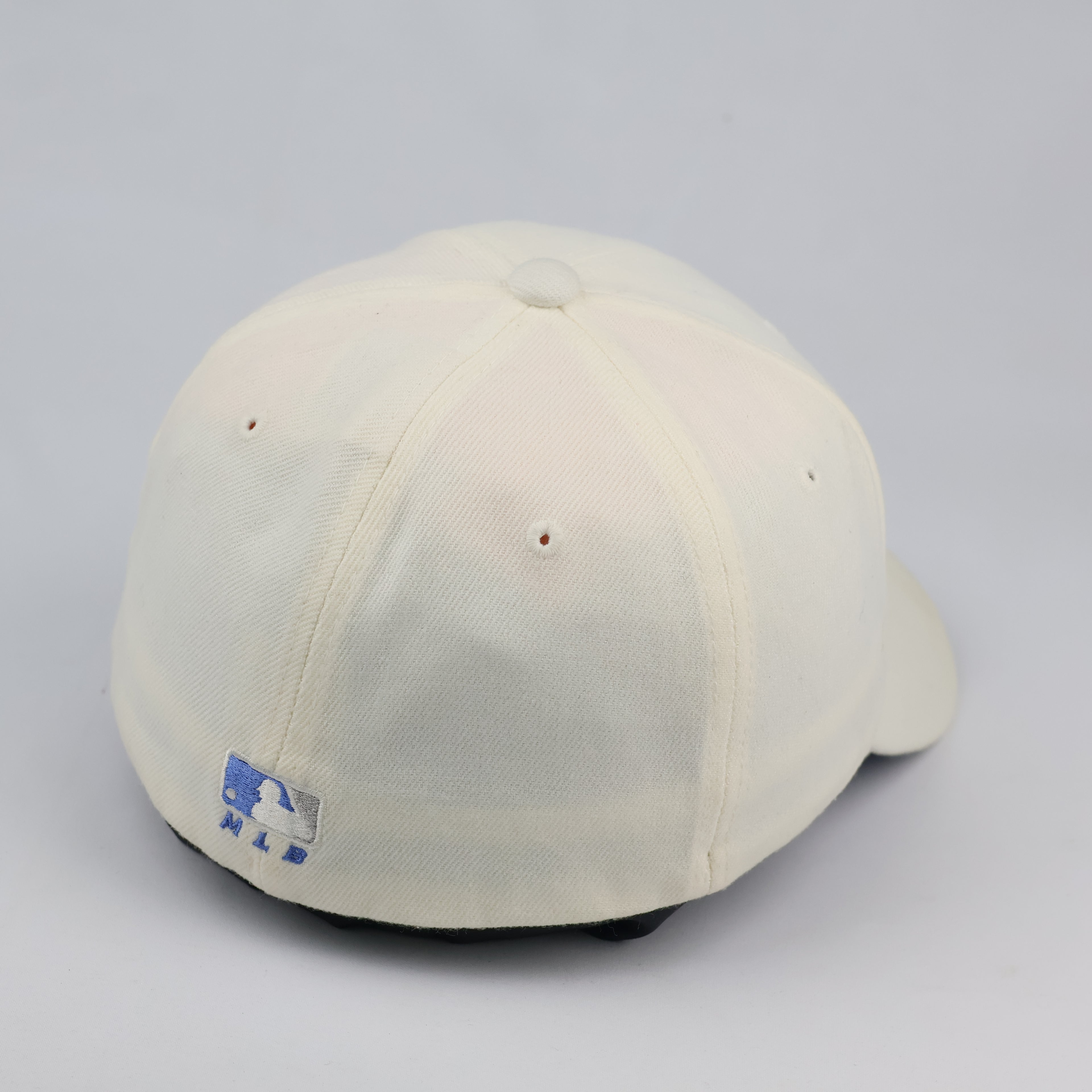 Thrifted Cincinnati Reds Off-White Hat | Retro MLB Flexfit Cap