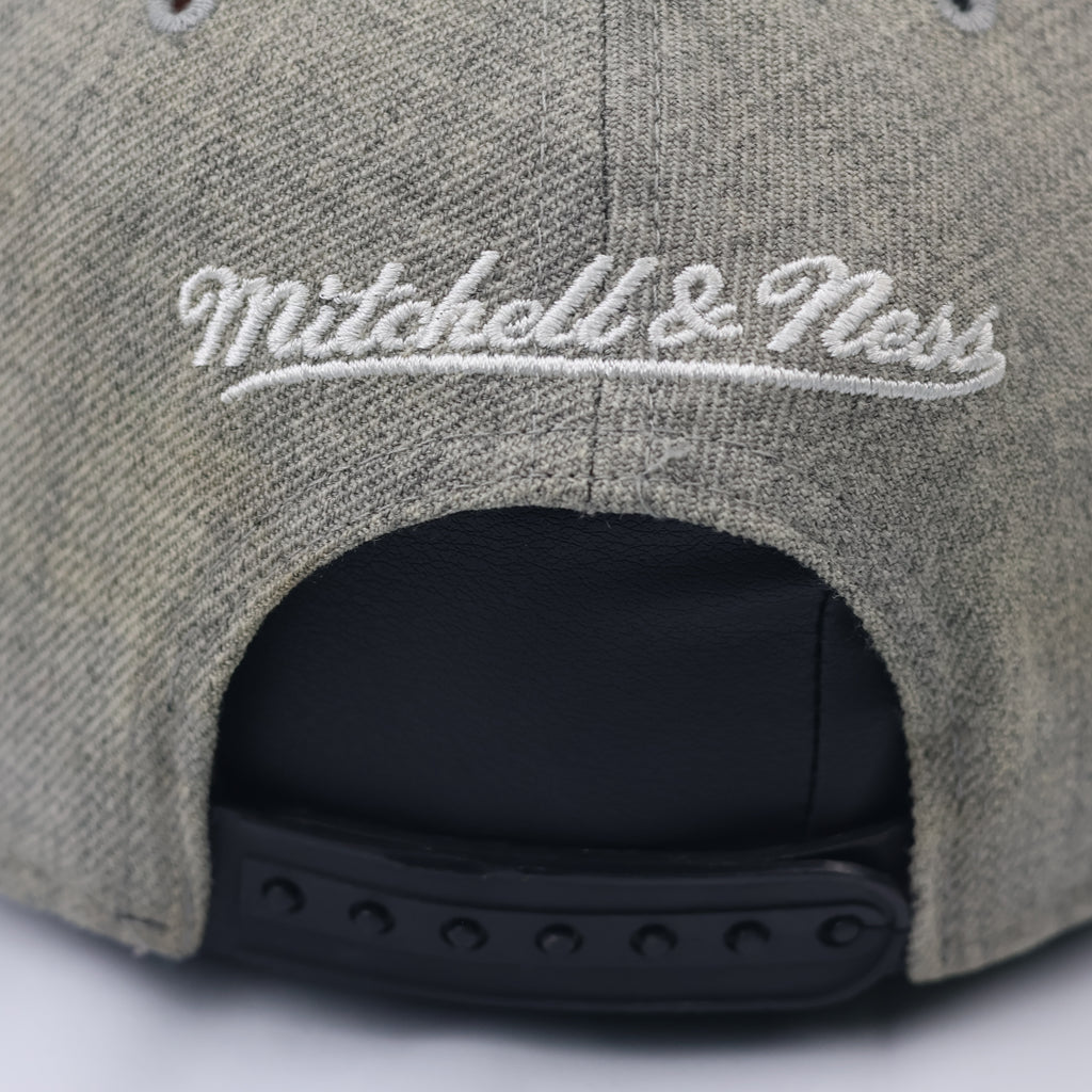 Mitchell & Ness Brooklyn Nets NBA Thrifted Snapback Hat - Gray & Black