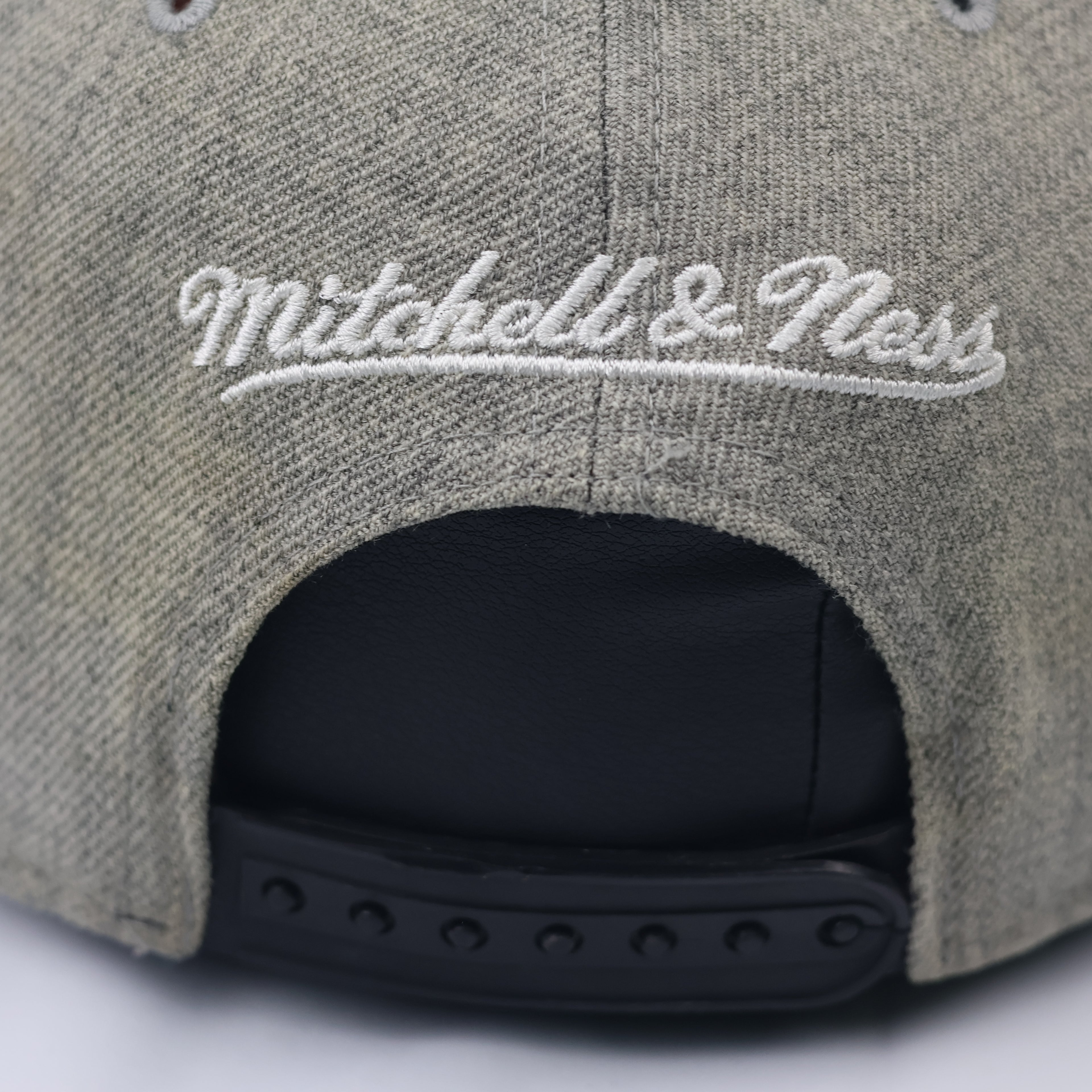 Mitchell & Ness Brooklyn Nets NBA Thrifted Snapback Hat - Gray & Black