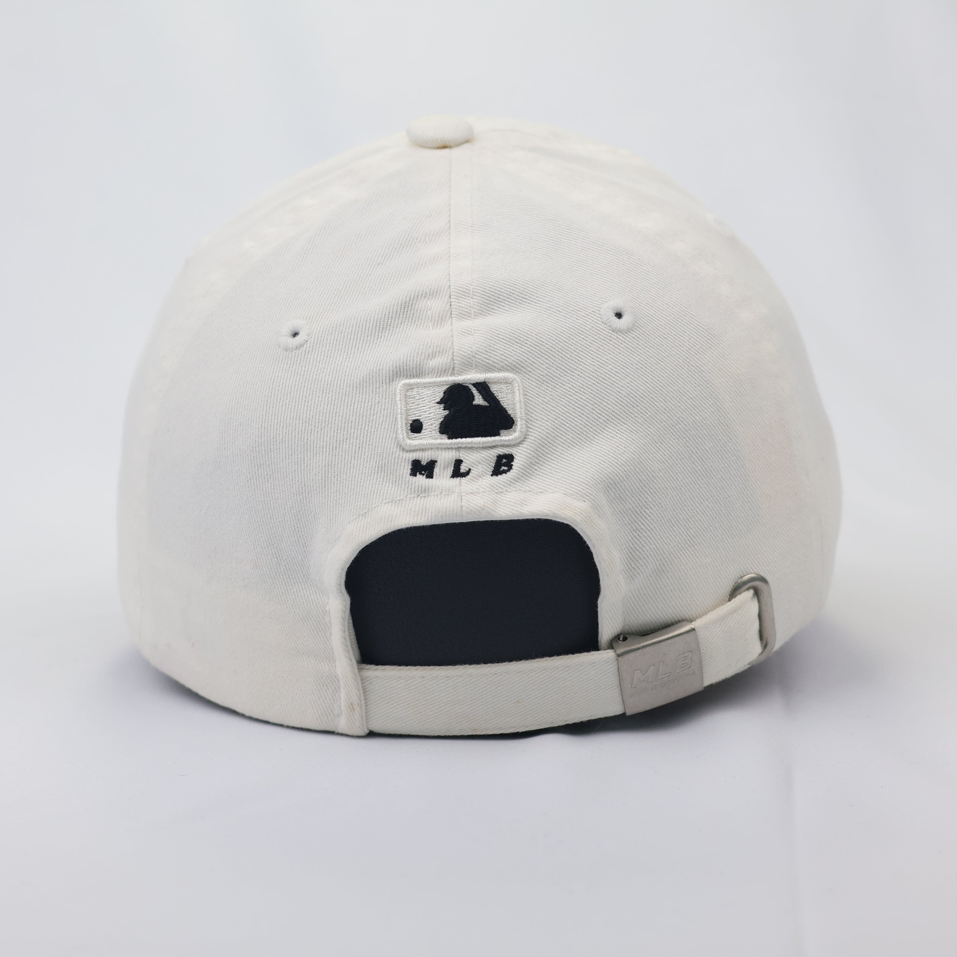 Vintage MLB NY Yankees Adjustable Thrifted Strapback Hat - Bone White