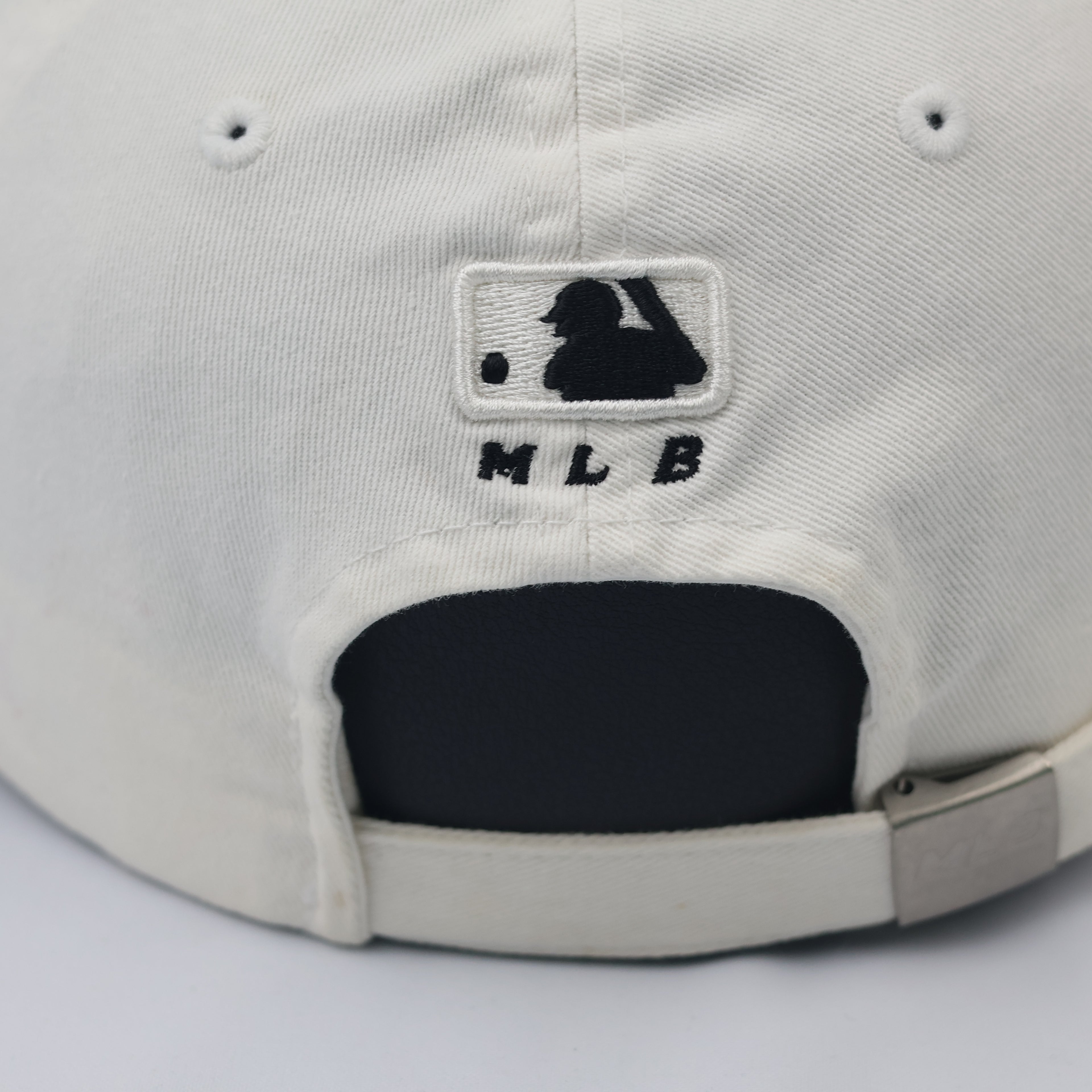 Vintage MLB NY Yankees Adjustable Thrifted Strapback Hat - Bone White