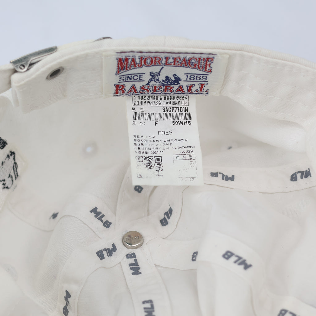 Vintage MLB NY Yankees Adjustable Thrifted Strapback Hat - Bone White