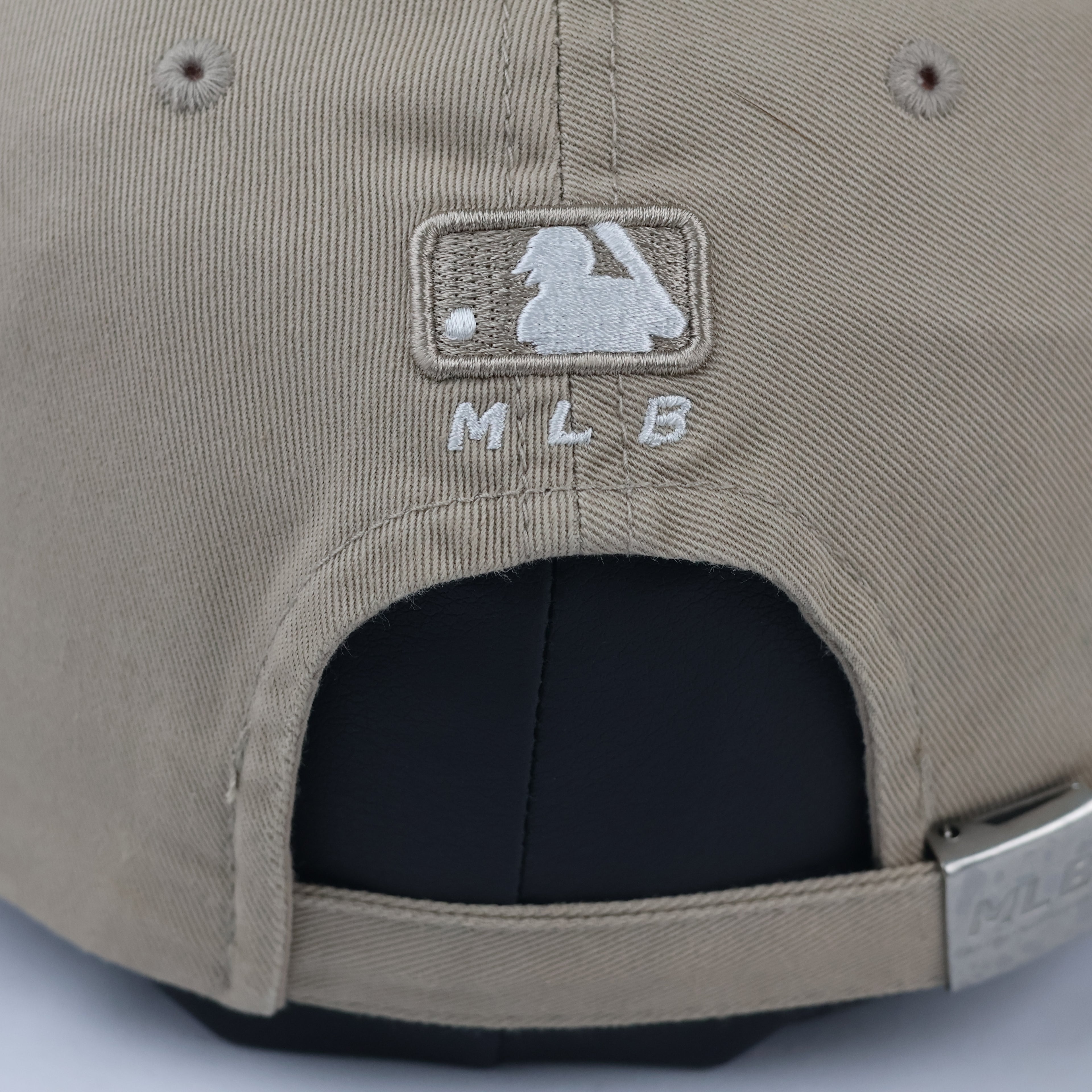 Thrifted NY Yankees Khaki Cap | MLB Strapback Baseball Hat