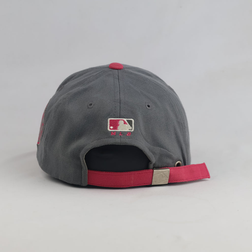 Thrifted MLB Philadelphia Phillies Veterans Stadium Patch Cap - Grey/Pink (57-58cm)|10633