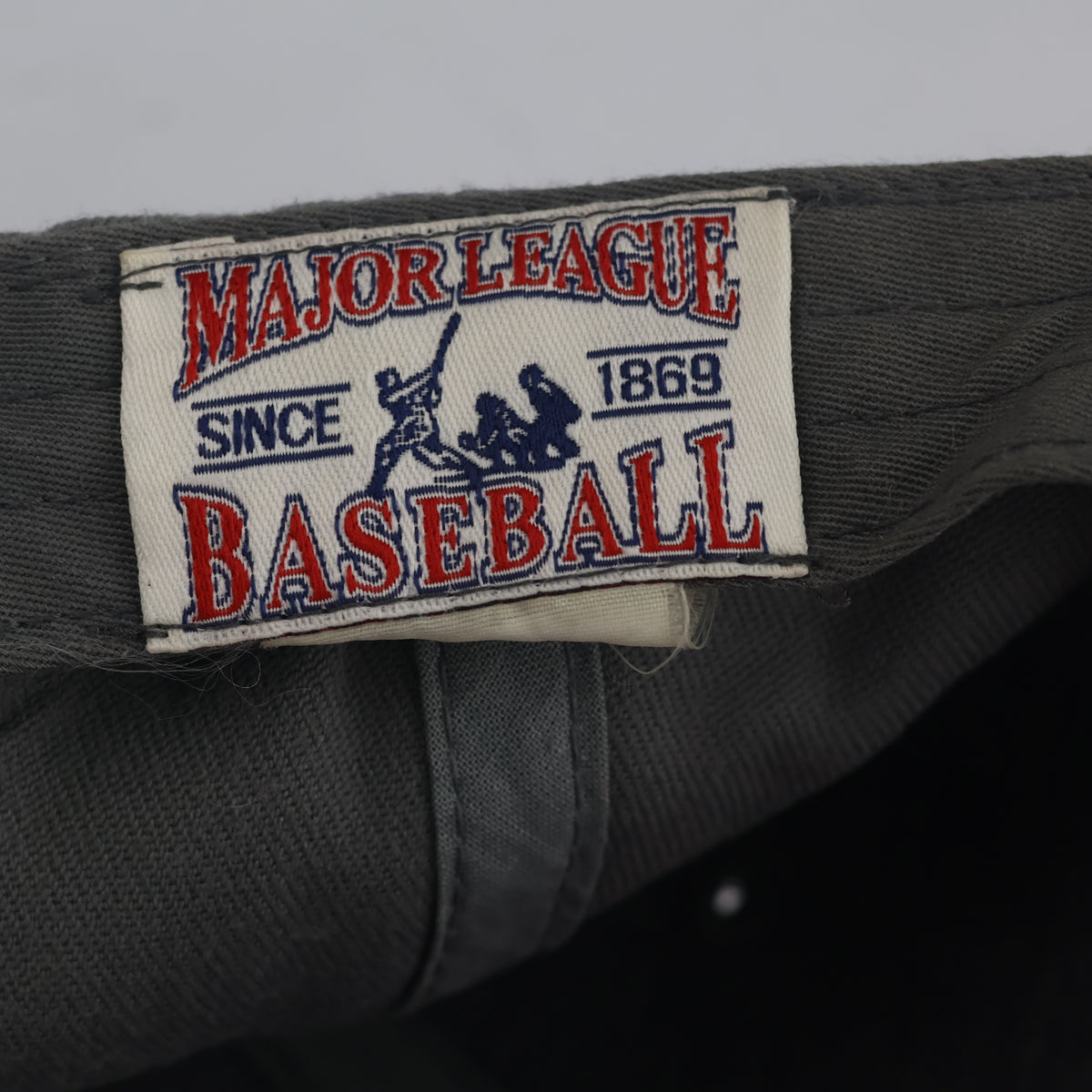 Thrifted MLB Philadelphia Phillies Veterans Stadium Patch Cap - Grey/Pink (57-58cm)|10633