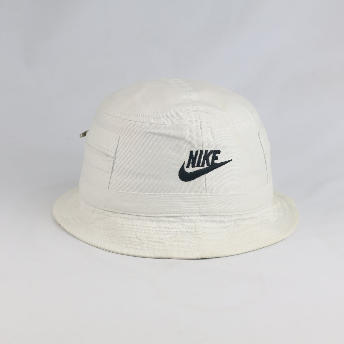Thrifted Nike Embroidered White Bucket Hat with Side Pocket (55 cm)
