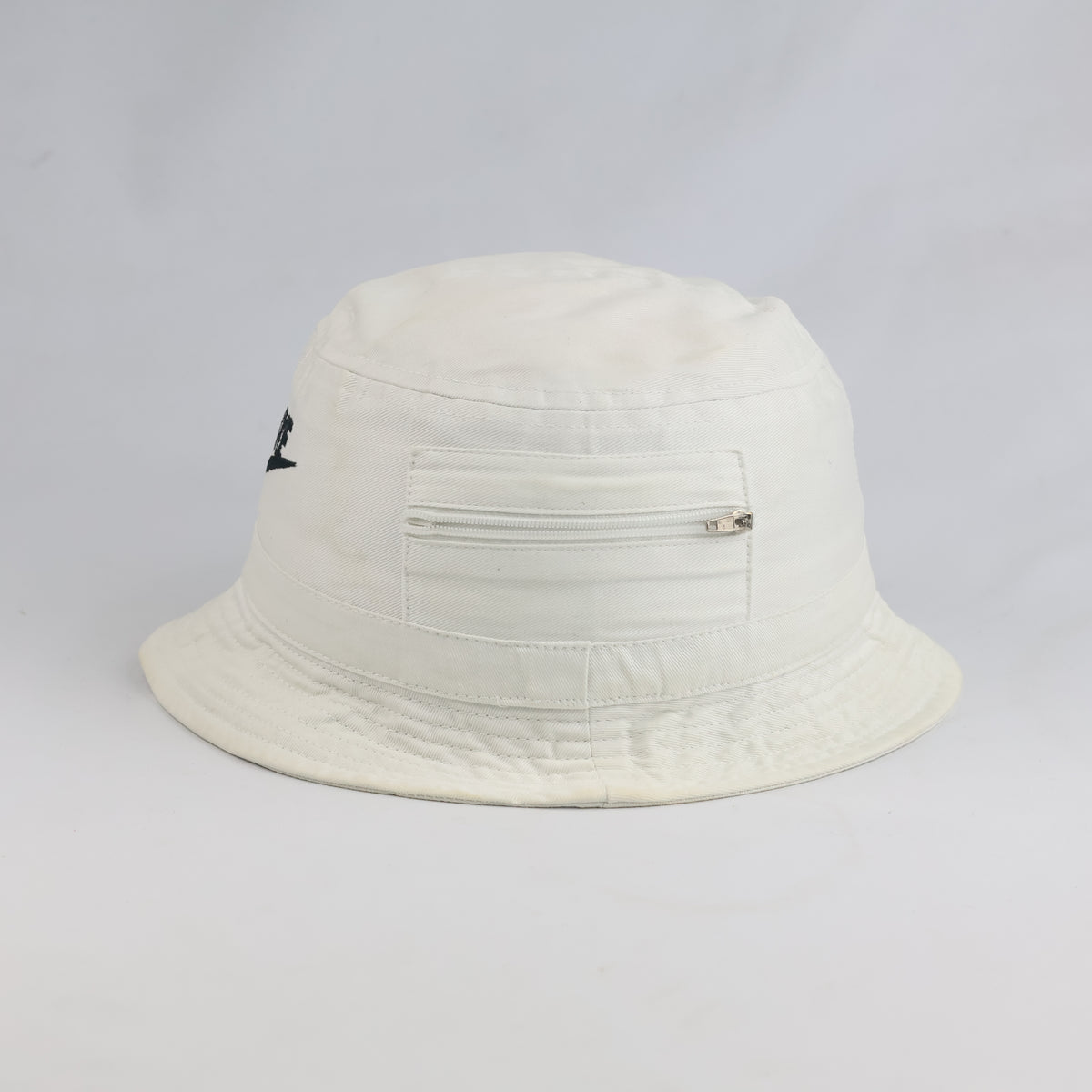Thrifted Nike Embroidered White Bucket Hat with Side Pocket (55 cm)