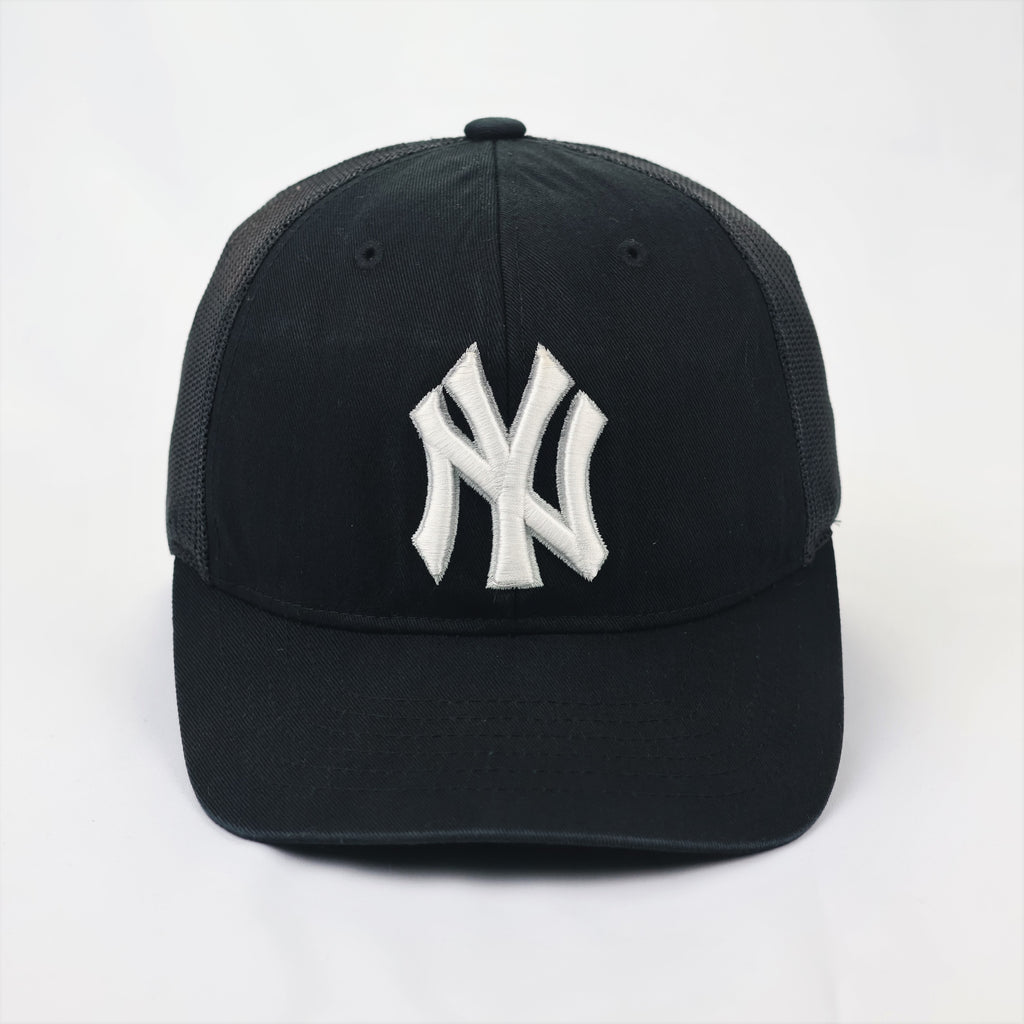 Official MLB New York Yankees Thrifted Trucker Hat – Black Mesh Snapback