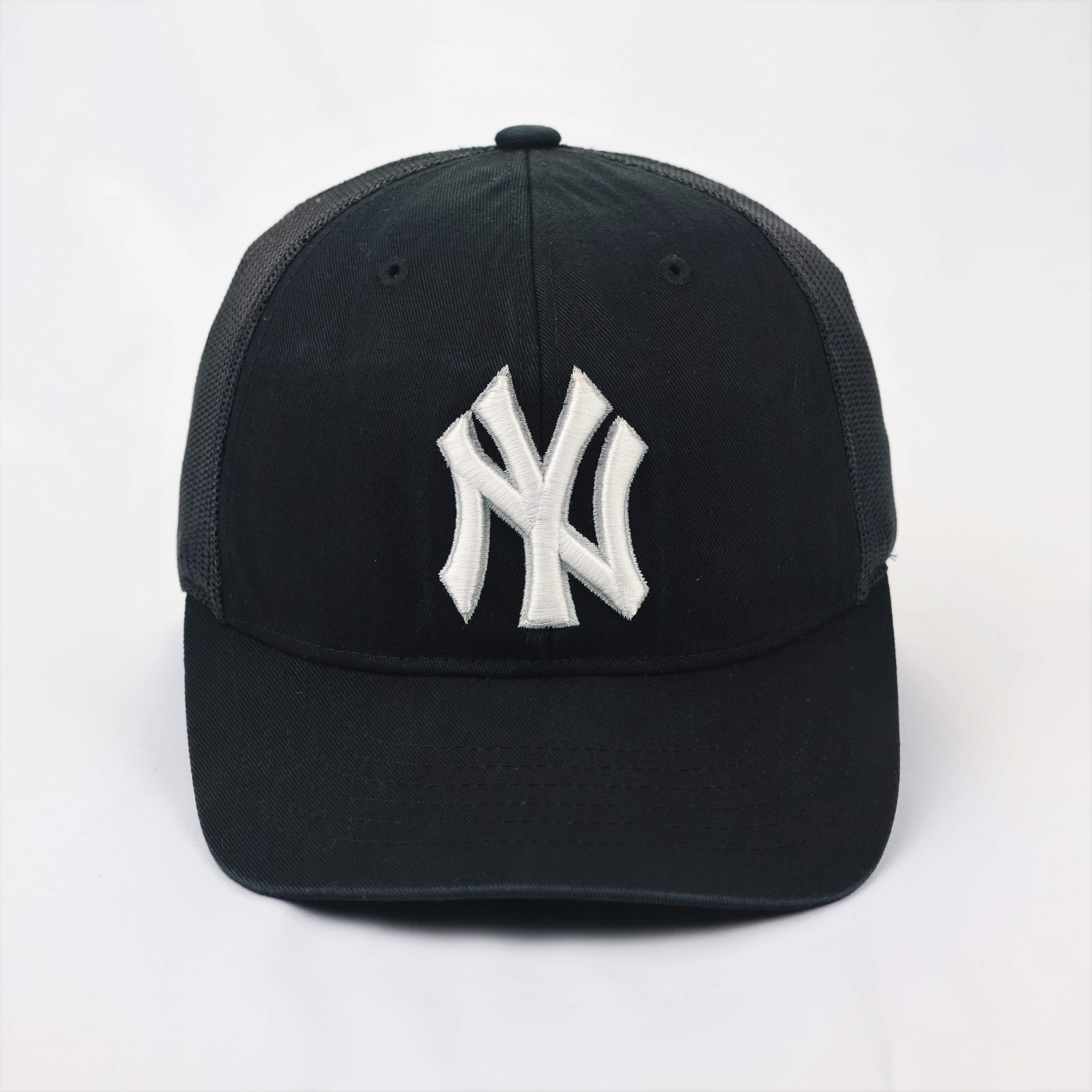 Official MLB New York Yankees Thrifted Trucker Hat – Black Mesh Snapback