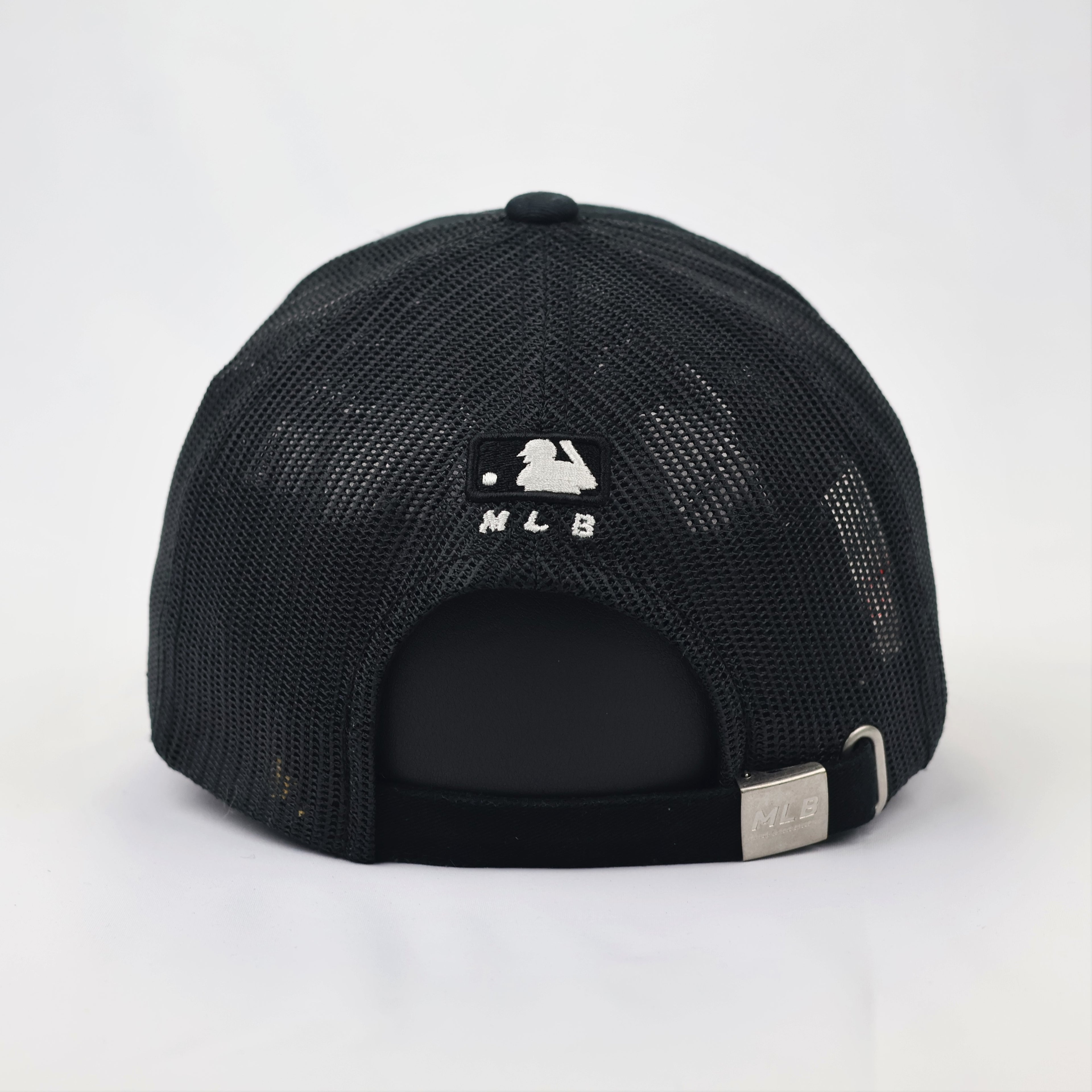 Official MLB New York Yankees Thrifted Trucker Hat – Black Mesh Snapback