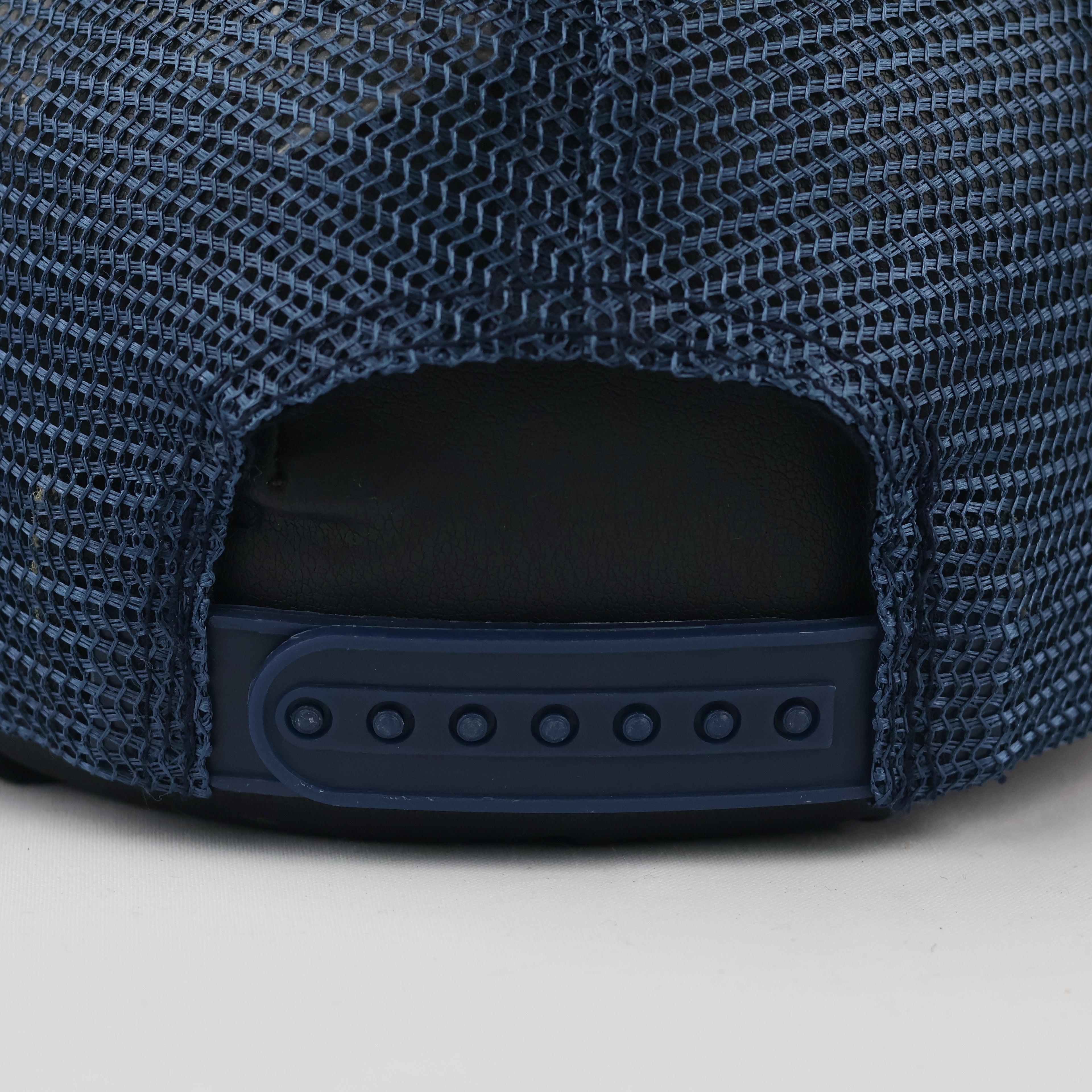 Hockey Loverz Embroidered Mesh Cap | Thrifted Athletic Hat 56-58cm