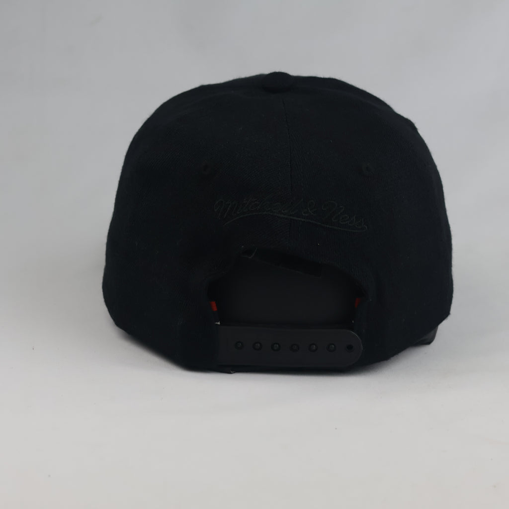 Thrifted Mitchell & Ness Classic Black Snapback Baseball Cap (58-59cm) | 10628