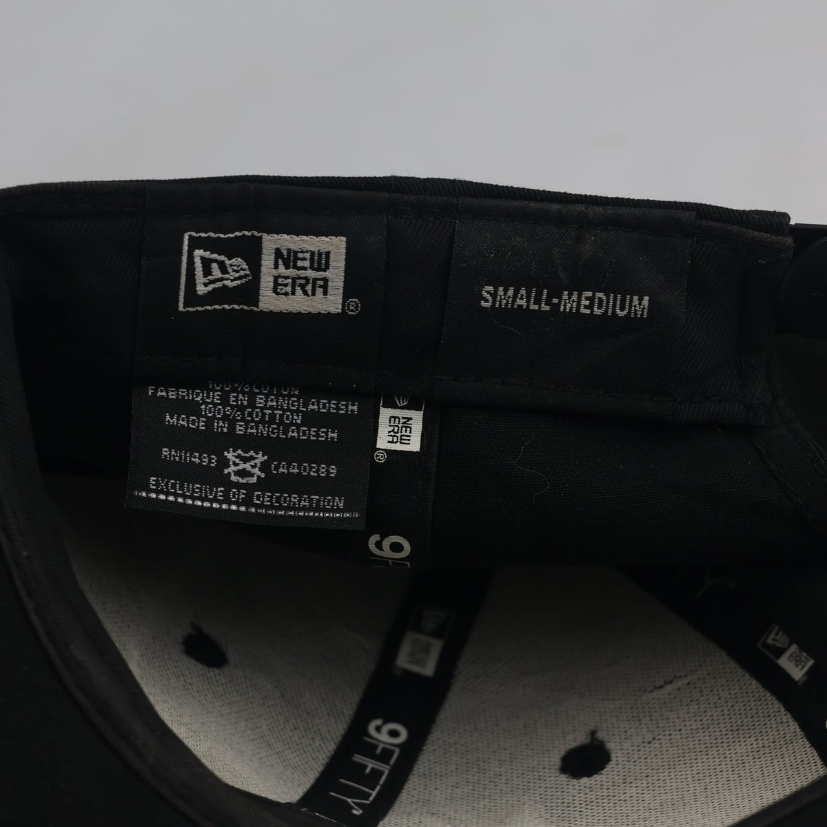 Thrifted New Era 9FIFTY Black Patch Snapback Cap (54-55cm)  | 10642
