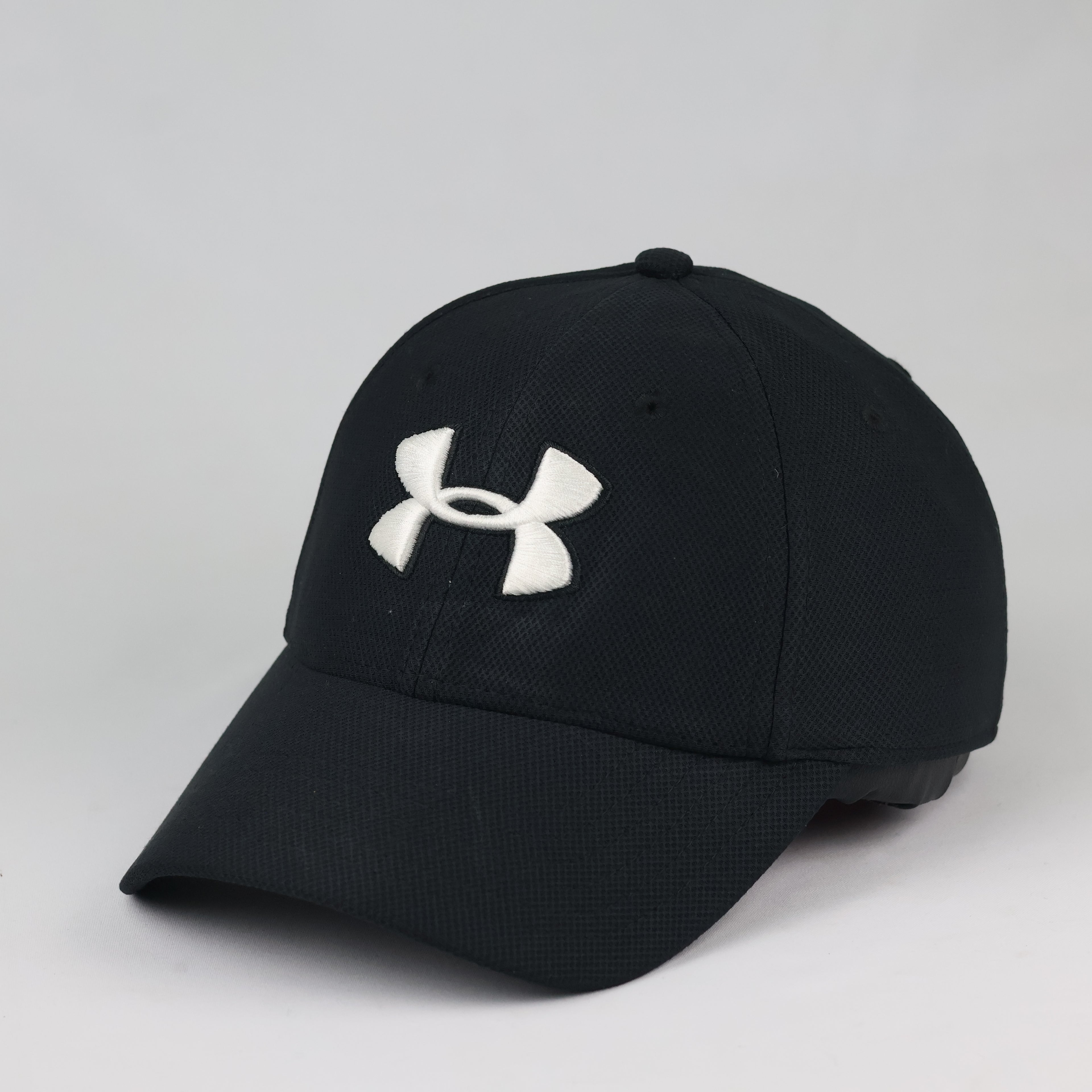 Under Armour Blitzing Black Baseball Cap | Thrifted UA Sport Hat