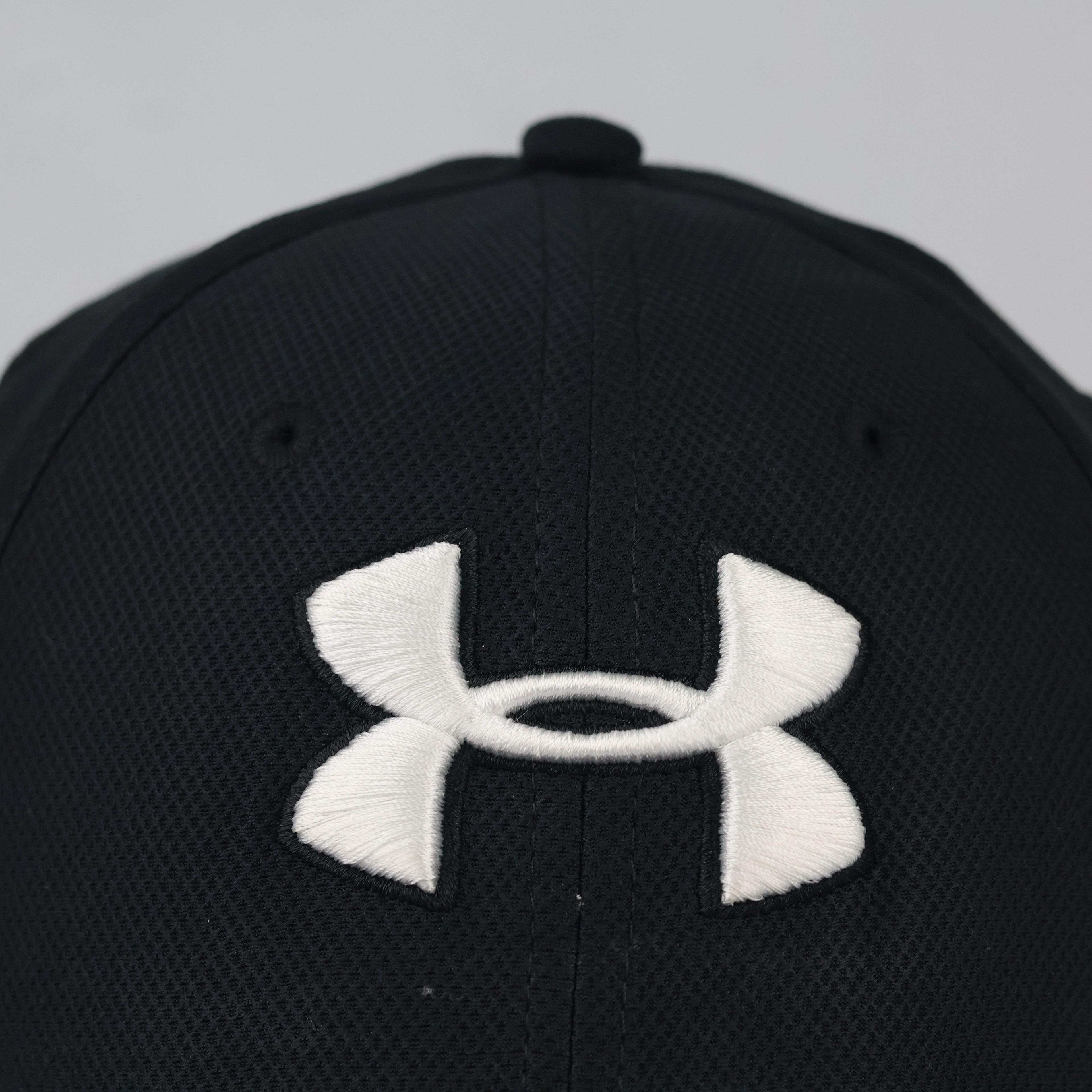Under Armour Blitzing Black Baseball Cap | Thrifted UA Sport Hat
