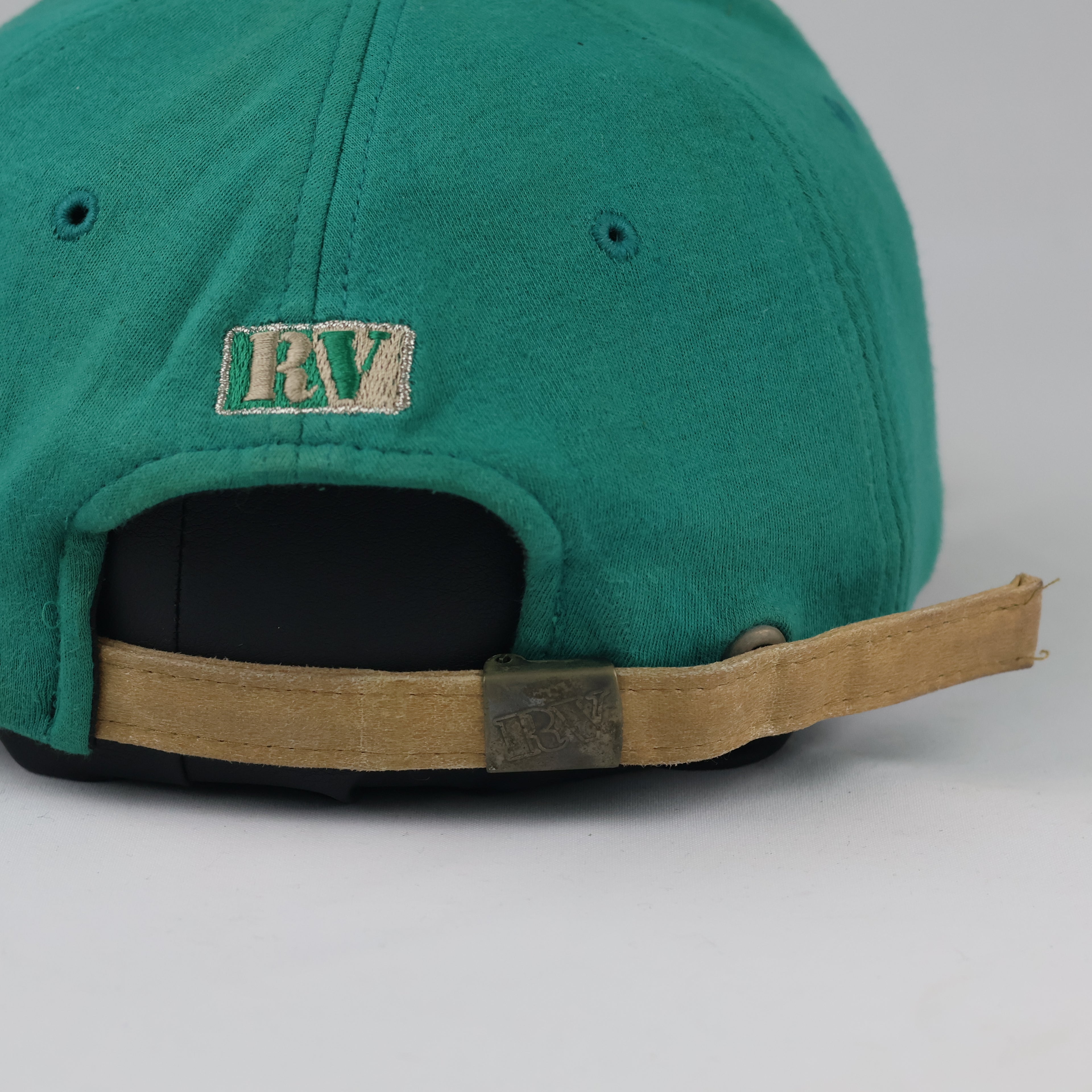 Vintage Rudolph Valentino Curved Brim Cap - Retro Two-Tone Sport Hat