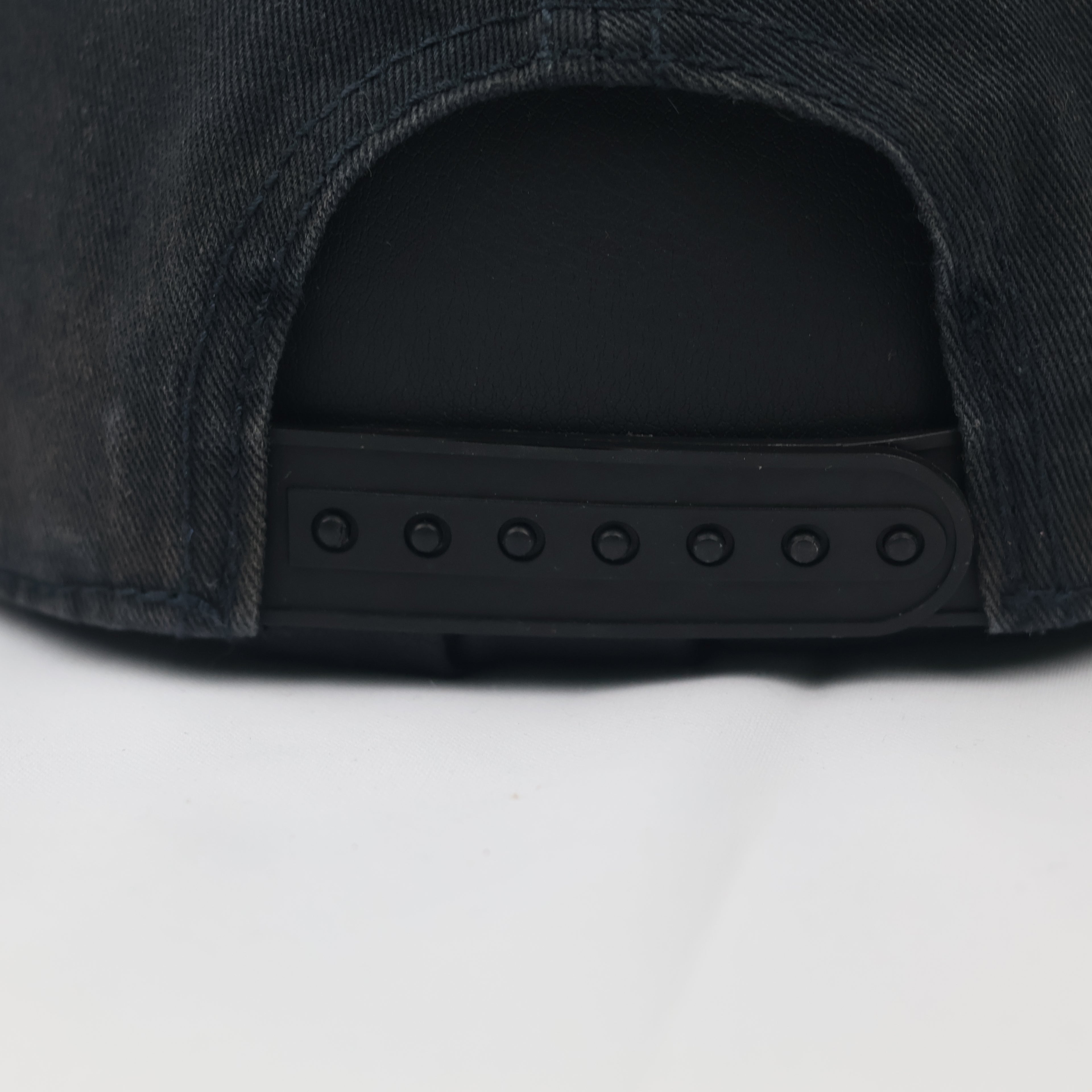 Urban H&M "Rain Sun Snow" Thrifted Snapback Cap | Size 56-58cm