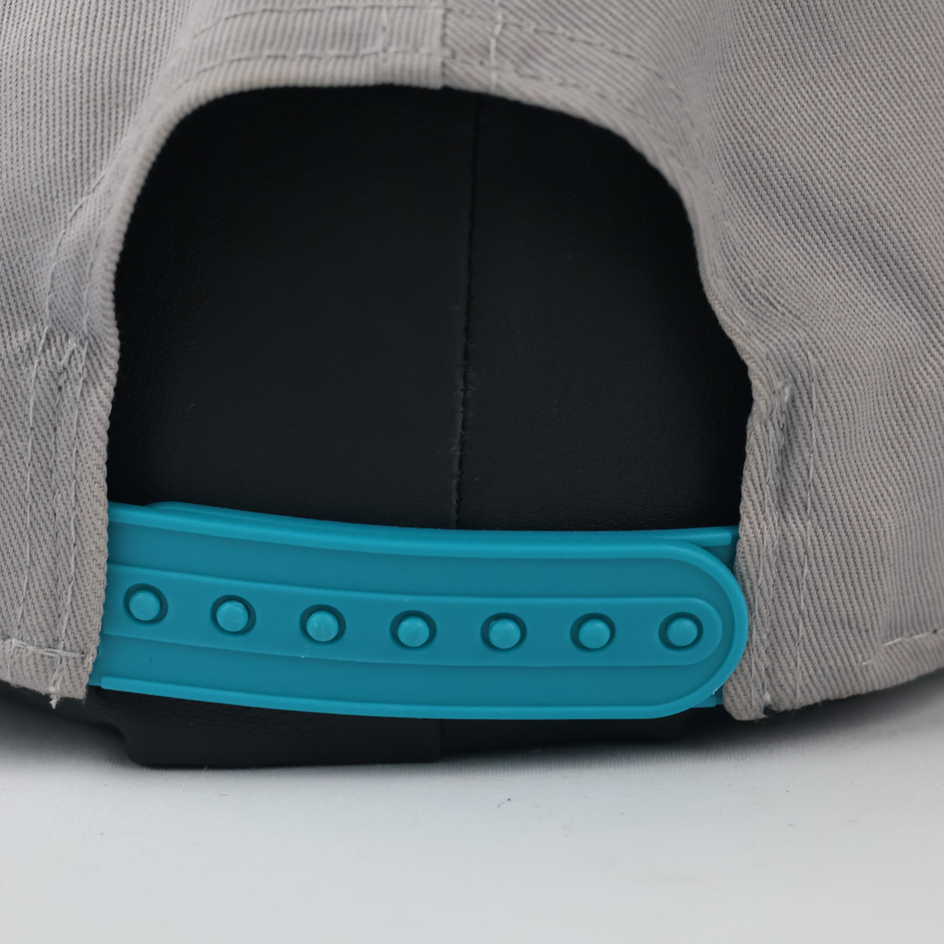 New Era 9FIFTY Charlotte Hornets Snapback | Thrifted Retro NBA Hat 58-60cm
