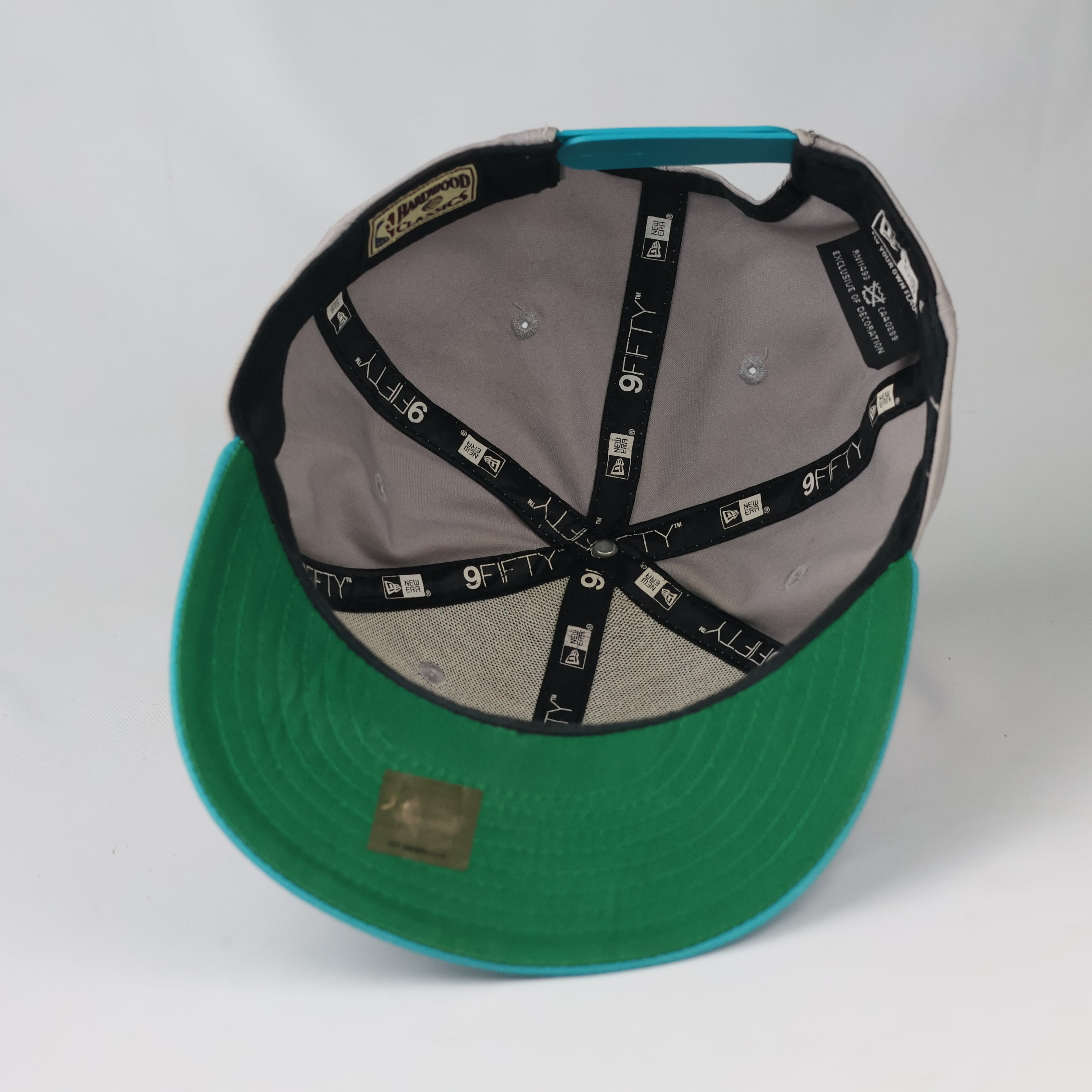 New Era 9FIFTY Charlotte Hornets Snapback | Thrifted Retro NBA Hat 58-60cm