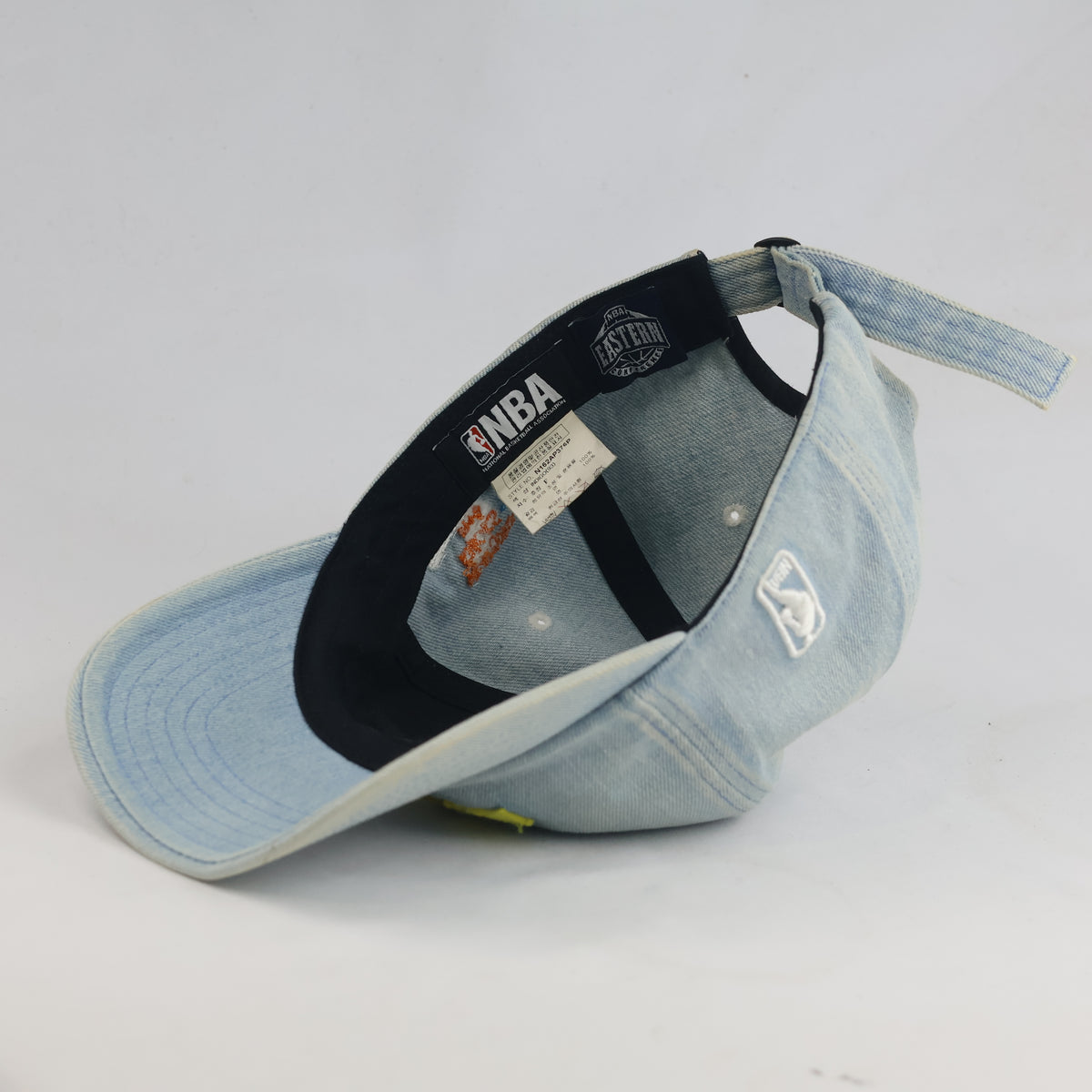 Thrifted NBA New York Knicks Light Wash Denim Adjustable Strapback Hat 57-58cm | 10630